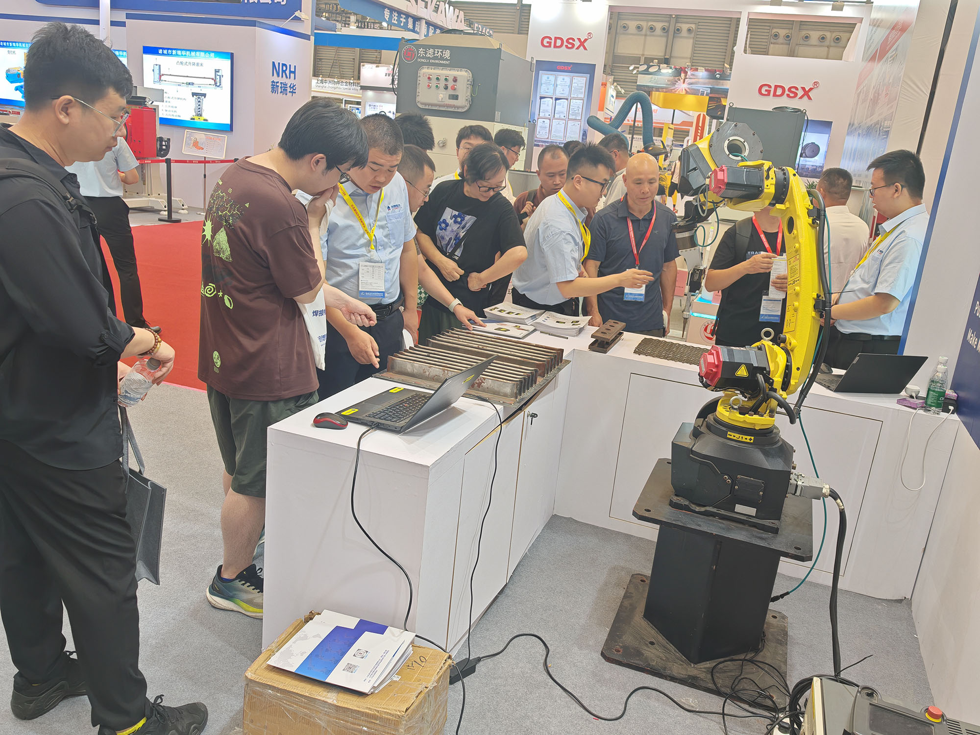 創(chuàng)想智控亮相第28屆北京·埃森焊接展，免示教與零前置焊縫跟蹤技術(shù)引爆現(xiàn)場(chǎng)關(guān)注