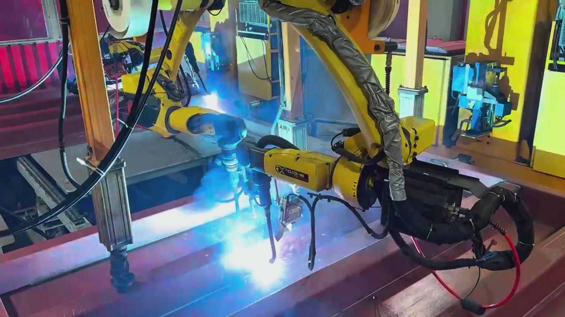 創(chuàng)想智控激光焊縫跟蹤系統(tǒng)在發(fā)那科機器人焊接火車端墻中的應用